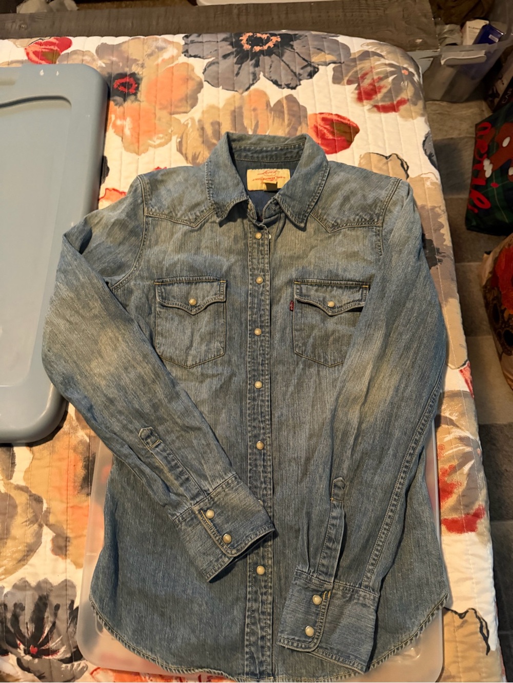 Vintage Levi’s Denim Shirt Small